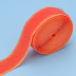 Rouleau de ruban auto-agrippant en nylon 25mm 38mm Couleurs personnalisables pour applications médicales, camping, sport Prix usine - Product Image 3