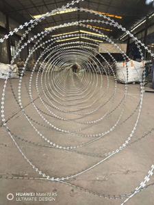 Alambre de Hierro Galvanizado por Inmersión en Caliente, Alambre de Púas Tipo <span class=keywords><strong>Concertina</strong></span> BTO-22 BTO-30, Cuchillas para Seguridad en Prisiones, Aeropuertos y Fronteras, Anti-Escalada - Product Image 2