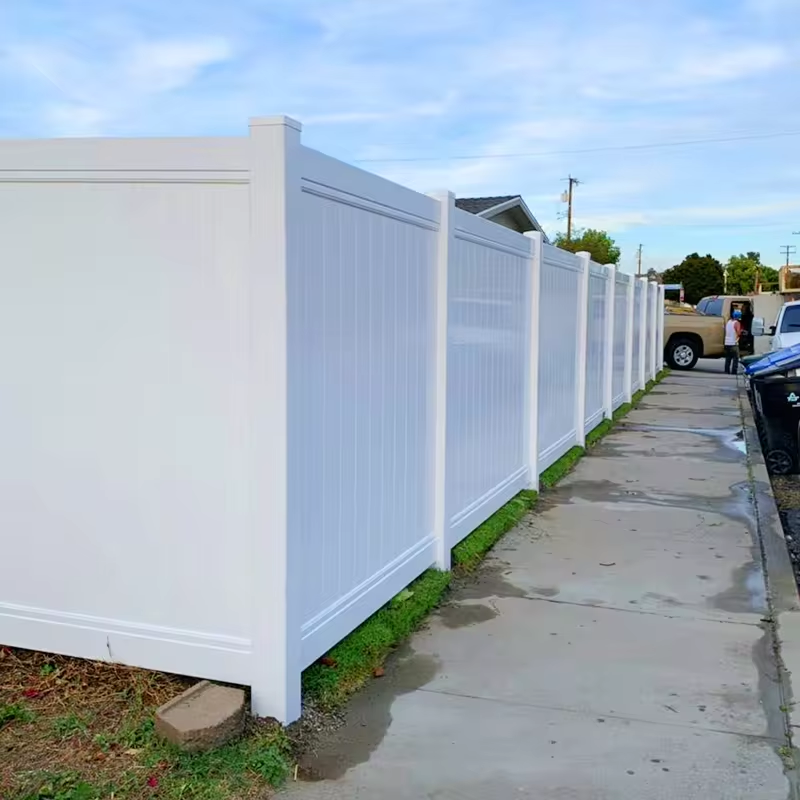 Лидер продаж, белый уединенный 6 'x 8' ПВХ с элегантным дизайном ограждением для мечтательных домашних пейзажей