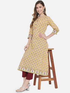 Ensemble Kurti en coton imprimé à la main avec motifs floraux jaunes, broderies, manches trois quarts, robe midi coupe A pour un usage quotidien - Product Image 2
