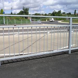 Fußgänger leitplanke aus verzinktem Metall Verkehrs sicherheit und Fußgänger kontroll barrieren - Product Image 6
