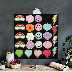 Parches de Logotipo de Sonrisa de Dibujos Animados en 3D Personalizados, Bordados en Fieltro, Cortados con Calor, en Varios Colores - Product Image 2