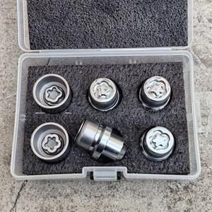 JNUM Écrous de roue <span class=keywords><strong>antivol</strong></span> en acier allié argenté, lot de 6, pour Land Rover Range Rover Series - Product Image 5
