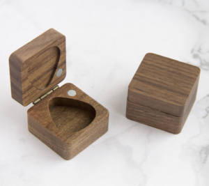 단단한 나무 기타 픽 박스 호두 작은 사각형 모양 - Product Image 4