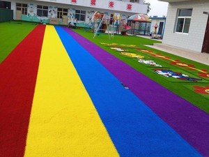 Cỏ tổng hợp cỏ nhân tạo cảnh quan vườn mẫu giáo Vật liệu đầy màu sắc nguồn gốc ISO - Product Image 6