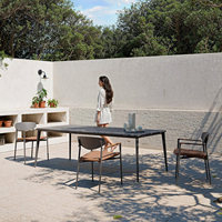 Ensemble de salle à manger de jardin haut de gamme avec plateau texturé élégant, mobilier de jardin avec chaises empilables à coussins moelleux pour la cour