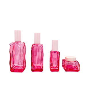 Tùy Chỉnh Màu Hồng Rõ Ràng Vuông Chai Thủy Tinh Với Bơm Phun Sang Trọng Rỗng Mỹ Phẩm Bao Bì Chăm Sóc Da Cho Kem Dưỡng Da Và Phun Sản Phẩm - Product Image 2