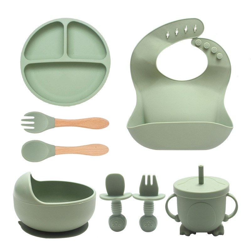 Ensemble vert de huit pièces