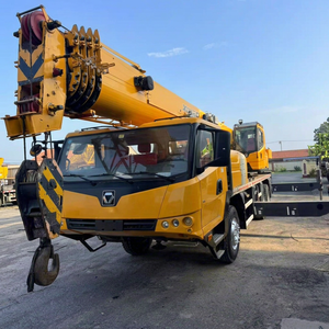 Grúa móvil de alta eficiencia XCT20 de 20 toneladas con rendimiento de elevación confiable, sistema hidráulico y fácil transporte por carretera en venta. - Product Image 1