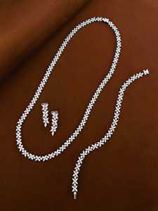 ซินฟลาย ชุดเครื่องประดับคุณภาพสูง ทองคำขาว 18K ไม่ลอก ไม่ดำ กันน้ำ ลายใบโคลเวอร์สี่แฉก ประดับเพชรทรงมาร์คีส์ ประกอบด้วย สร้อยข้อมือ สร้อยคอ และต่างหู - Product Image 4