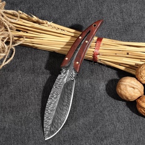 Navaja Táctica de Alta Calidad con Mango de Madera Personalizable OEM y Funda de Cuero para Uso EDC y Proyectos de Bricolaje - Product Image 3