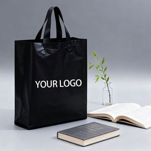 Bolsa de Compras de Plástico con Asa Rígida de PE Negro Mate con Logotipo Personalizado para Boutique de Ropa, Empaque de Prendas - Product Image 4