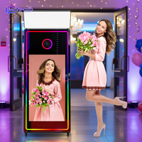 Miroir Magique Photo Booth Tactile 65 Pouces Léger et de Haute Qualité avec Cadre LED, Flight Case et Appareil Photo Reflex pour Service Self-Service