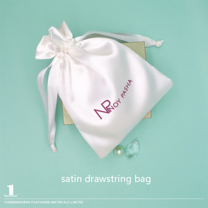 Sacs cadeaux en satin à cordon de serrage de haute qualité et à prix abordable avec logo - Product Image 4