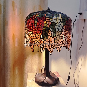 Lámpara de Mesa LED con Diseño de Glicinia China Roja, Vidrio Tiffany Hecho a Mano, Bombilla de Filamento Europea de 14'', Luz Blanca Cálida, AC E27, para el Hogar - Product Image 3