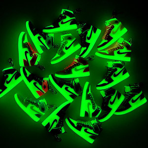 Boîte mystère lumineuse pour diffusion en direct, très populaire sur internet, pour la décoration de porte-clés et de bijoux, mini-sneaker créatif - Product Image 6