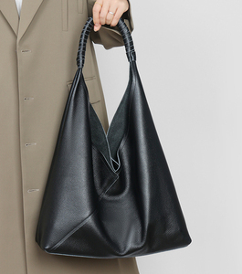 Sac fourre-tout en cuir de vachette original pour femmes de couleur camel grande capacité - Product Image 3