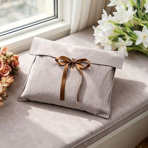 Pochette à rabat en toile avec logo personnalisé, housse anti-poussière pour vêtements de nuit, pyjamas, cadeaux, rangement et organisation - Product Image 4