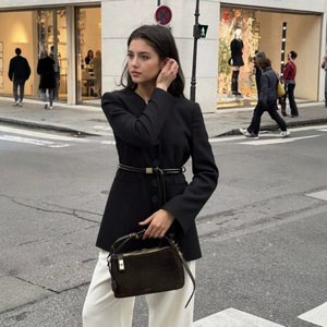 Manteau à col en V pour femmes, style européen et américain, noir, coupe ajustée, avec ceinture en métal, pour les déplacements quotidiens, Smlxl - Product Image 1