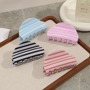 Pince à cheveux en plastique acrylique à rayures de couleur bonbon, style classique, grande taille, personnalisable, pour filles, design simple et élégant - Product Image 4