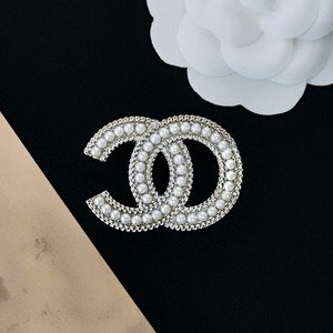 Nouvelle Broche en Alliage Lettre Luxe Léger avec Zircon Brillant, Épingle de Revers Élégante pour Décoration de Costume, Chemise, Manteau et Usage Quotidien - Product Image 2