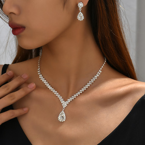 Jc – ensemble de bijoux en alliage et strass pour femmes, 2 pièces, collier et boucles d'oreilles, pour fête de mariage, cadeau élégant à la mode - Product Image 3