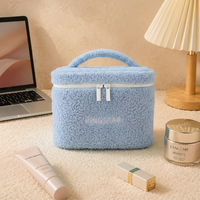 Grande trousse de toilette matelassée en peluche douce et moelleuse avec double fermeture éclair, motif ours en peluche, pour voyage, mignonne et gonflée, organiseur de maquillage, sac à cosmétiques