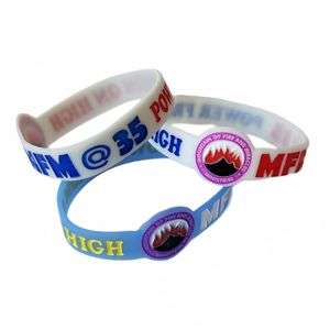 Pulsera de Silicona Personalizada de 12 mm para Iglesia en Nigeria, Brazalete de Goma con Logotipo Personalizado en Relieve - Product Image 3