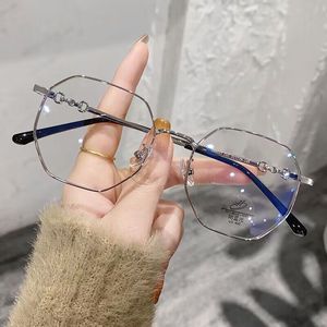 セクシーな高級女性眼鏡フレーム2024ブランドデザイン近視眼鏡レディースアンチブルーライトメガネ - Product Image 2