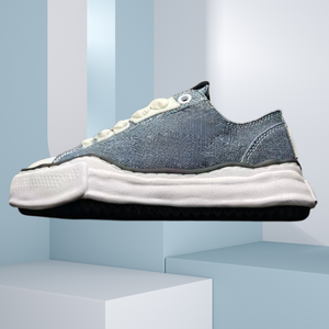 รองเท้ากีฬาดีไซน์เนอร์ที่ทันสมัย สวมใส่สบาย และระบายอากาศได้ดี ดีไซน์ผ้าเดนิม รองเท้าส้นตึกสไตล์คลาสสิกของแบรนด์ - Product Image 1