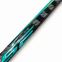 Vente en gros de bâtons de hockey sur glace en fibre de carbone de qualité supérieure, couleur personnalisée, sport, bas/moyen kick, P92/P28, équipement monobloc pour YTH/JR/INT/SR