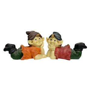 resin craft gnomes garden sculpture cute dwarfs resin crafts wholesale custom A pair of gnomes lying on their stomachs