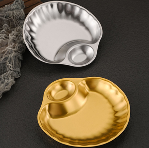 Assiette Coréenne en Acier Inoxydable <span class=keywords><strong>à</strong></span> Compartiments avec Récipient <span class=keywords><strong>à</strong></span> Sauce, Forme Coquillage Or et Argent pour Raviolis, Frites, Fruits <span class=keywords><strong>de</strong></span> <span class=keywords><strong>Mer</strong></span> et Apéritifs - Product Image 1
