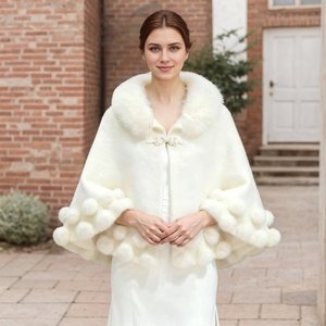 Châle élégant pour femme avec pompons, col en fausse fourrure de vison et broche en perles, idéal pour mariée ou invitée de mariage - Product Image 1
