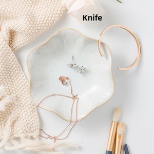 Assiette en céramique de style <span class=keywords><strong>japonais</strong></span> la plus vendue, petite, passe au micro-ondes, forme irrégulière, design minimaliste émaillé, modèle TF-26 pour hôtel - Product Image 4