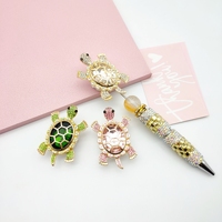 51304 Nuevo Diseño Lindo Tortuga de Metal con Cristales de Imitación, Adornos de Bolígrafo de Animales Huecos de Moda, Cuentas Focales para Fabricación de Joyería DIY