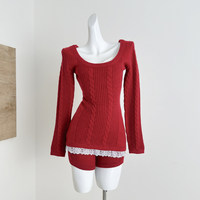 Ensemble de luxe anti-rides en nylon/coton : pull en maille torsadée et camisole en dentelle avec short tricoté au-dessus du genou