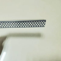 Profilés d'angle en alliage d'aluminium durable avec grille de protection pour les travaux de plâtrage de murs extérieurs en gypse