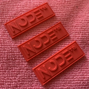 マット表面紫色シリコーンゴムパッチウェアラブル衣服PVCゴムバッジ制服用 - Product Image 6