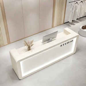 Comptoir de réception moderne, écologique et durable pour supermarchés et centres commerciaux avec éclairage LED, dimensions personnalisables - Product Image 3