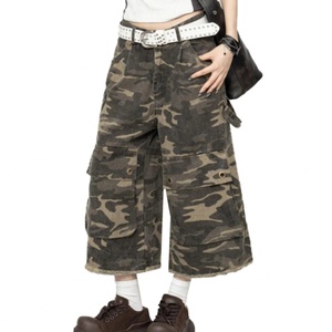 Prix de gros, logo personnalisé, streetwear tendance, hip-hop, camouflage, shorts cargo multi-poches - Product Image 4