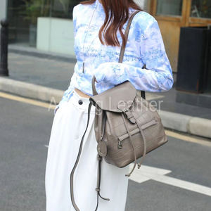 Sacs à dos pour femmes, motif crocodile, cuir de vache véritable, sac à dos classique - Product Image 1