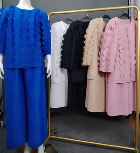 Vêtements plissés Miyaki pour femmes, vêtements décontractés pour femmes, vêtements pour femmes personnalisés, ensemble <span class=keywords><strong>moderne</strong></span> pour femmes, vêtements d'automne pour femmes, ensemble deux pièces <span class=keywords><strong>grande</strong></span> <span class=keywords><strong>taille</strong></span> - Product Image 1
