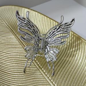 กิ๊บติดผมรูปผีเสื้อสีเงินขนาดใหญ่ แข็งแรง ทนทาน สำหรับ<span class=keywords><strong>ผม</strong></span>บางและ<span class=keywords><strong>ผม</strong></span>หนา เครื่องประดับแฟชั่นสำหรับผู้หญิง - Product Image 6