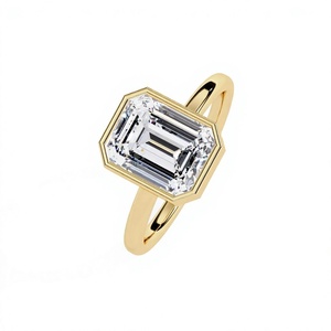 Anillo Solitario con Diamante Cultivado en Laboratorio de Corte Esmeralda de 2.00 CT en Oro Amarillo de 14K - Product Image 4