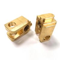 Services de fraisage CNC sur mesure pour pièces moulées par injection en plastique, compatibles avec les matériaux PE, PVC, PU, pour la production de masse et la découpe.