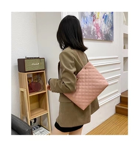 Sac à bandoulière en cuir PU pour femme avec deux sangles, sac messager féminin noir, sac en cuir exquis de grande capacité - Product Image 4