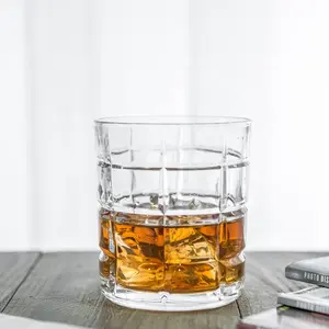 Juego de 4 vasos de whisky a cuadros a la moda, vasos de whisky perfectos para servir whisky o bebidas mezcladas