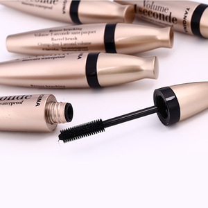 Máscara de Pestañas Voluminizadora 4D con MOQ Bajo |   Crema de Pestañas Mate Natural de Larga Duración a Prueba de Agua en Tubo Dorado de Marca Privada, Maquillaje Cosmético - Product Image 4