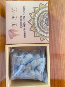 Incienso de Agarwood Orgánico en Cono, Aroma Natural de Oud, Conos Hechos a Mano, Incienso de Larga Duración para Relajación y Meditación, Venta al Por Mayor - Product Image 3